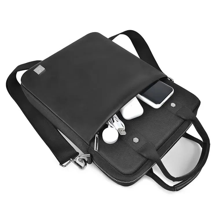 WiWU-Hali-Vertical-Bag-14â³-1.webp
